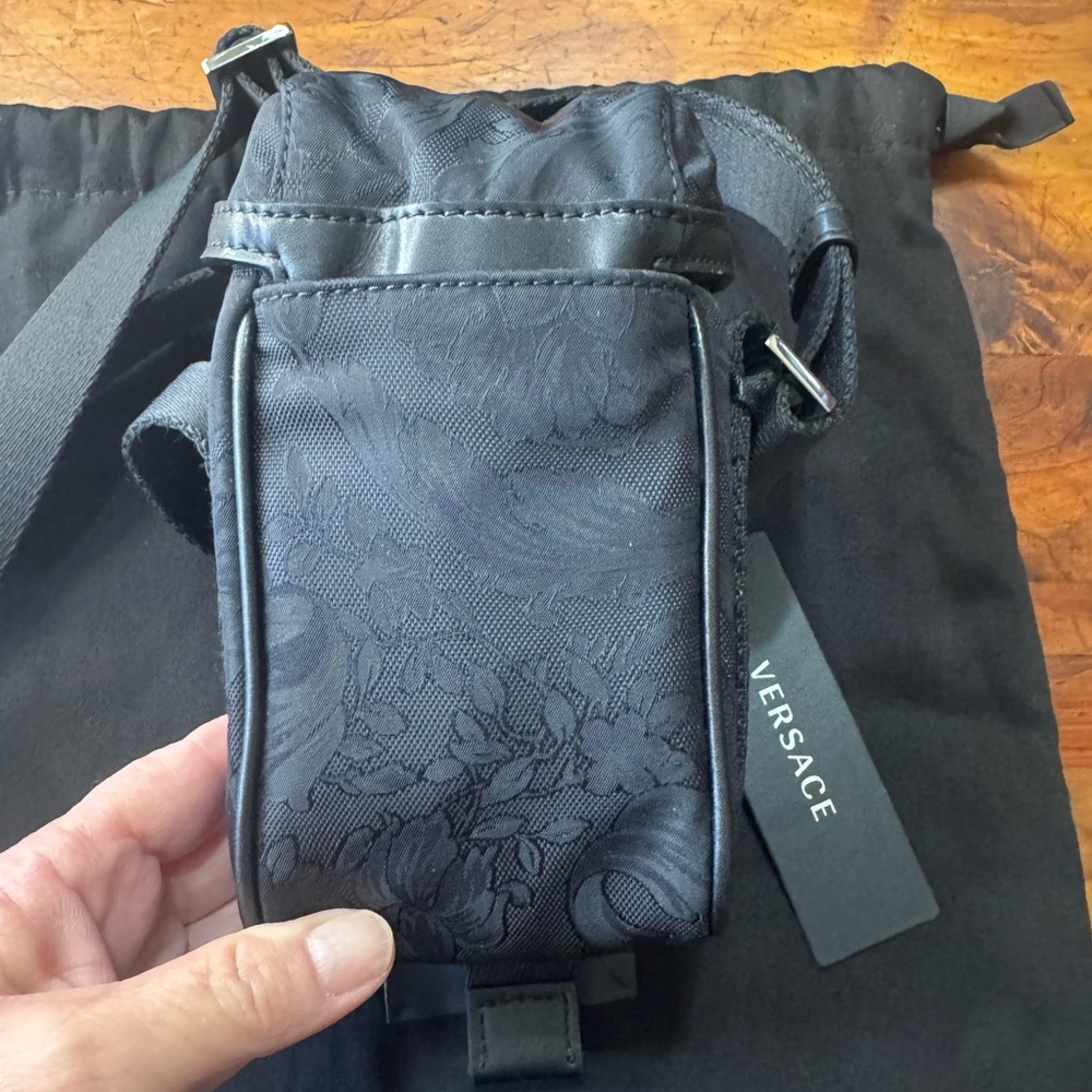 Versace Barocco Crossbody Phone Holder NWT - Picture 4 of 9